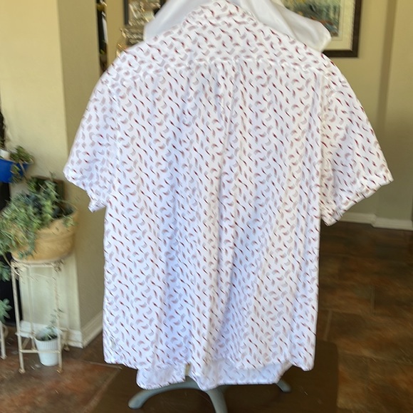 Red Chilies 🌶 shortsleeved button down cotton shirt - Picture 5 of 7